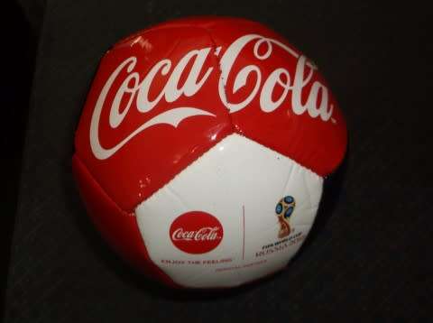 COCA COLA MINI SOCCER BALL - FIFA WORLD CUP 2018 RUSSIA ( 125mm DIAMETER )